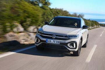 Volksweagen T-Roc avtomobilizem.com