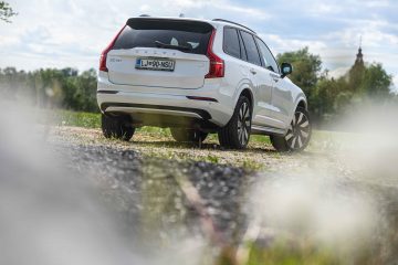 Volvo XC90 PHEV T8 priključni hibrid