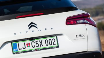 citroen_c5-x_puretech_180_shine_06