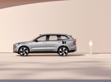 Volvo EX90 charging