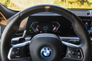 BMW iX2 EV SUV Coupe avtomobilizem.com-23