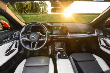 BMW iX2 EV SUV Coupe avtomobilizem.com-47