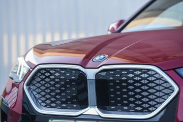BMW iX2 EV SUV Coupe avtomobilizem.com-8