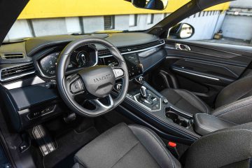 Lynk & Co 01 PHEV priključni hibrid avtomobilizem.com-21