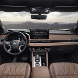 New Outlander PHEV_018L