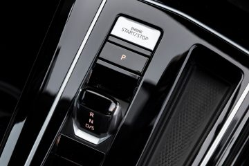 Volkswagen_Golf_15_eTSI_R-Line_15