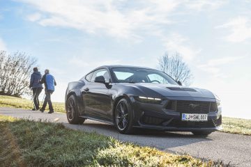 Ford Mustang Dark Horse V8-30