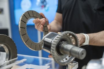 Wegweisende Innovationen für das Automobil der Zukunft: Mercedes-Benz gibt exklusive Einblicke in Forschungsaktivitäten und zukünftige Technologien Pioneering innovations for the car of the future: Mercedes-Benz provides exclusive insights into researc