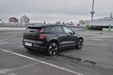 VOLVO EX30 03