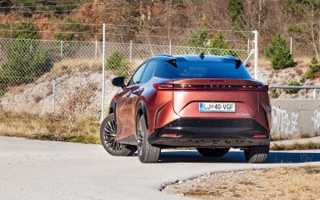 Lexus_RZ_450e_Premium_001