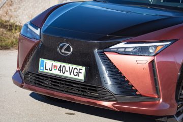Lexus_RZ_450e_Premium_03