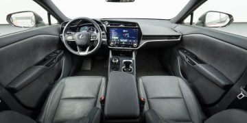 Lexus_RZ_450e_Premium_09