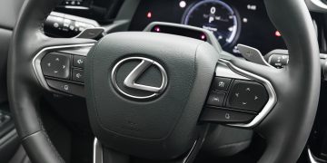 Lexus_RZ_450e_Premium_42
