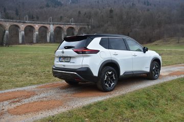 NISSAN X-TRAIL 03