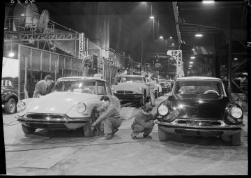 USINE CITROEN DE JAVEL - 12 1955 - NB 4678