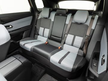 Opel_Grandland_12_Turbo_Hybrid_GS_25