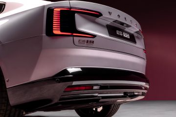 Volvo ES90 Twin Motor Performance iz mirovanja do 100 km/h pospeši v 4 sekundah.