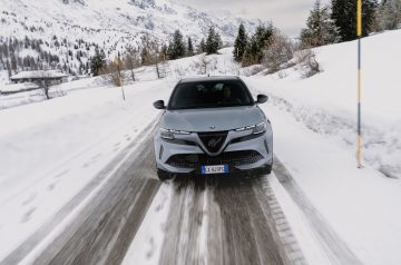 Alfa-Romeo-JuniorIbridaQ4-002