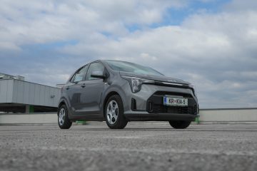 Kia sicer ni razvila nove generacije modela, a jo je posodobila in uskladila z zakonskimi zahtevami.