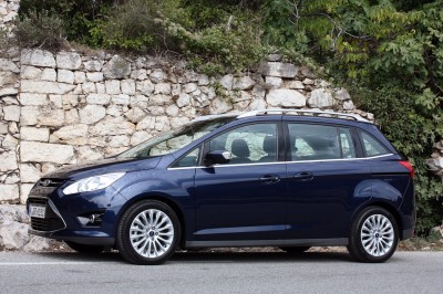 2011fordgrandc-maxdrive01.jpg