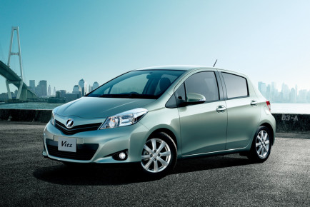 2012-Toyota-Vitz-4