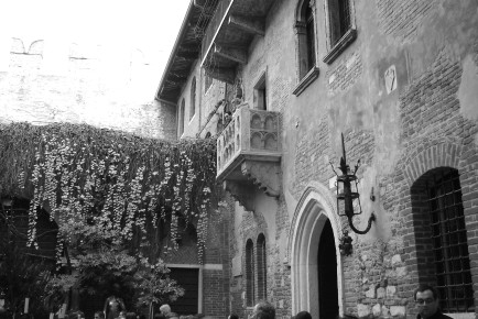 romeo-juliet-verona-1324158-o
