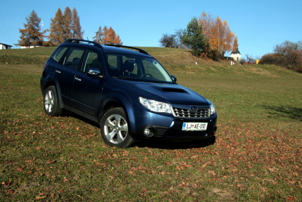 Subaru_Forester_20D_Trend_01