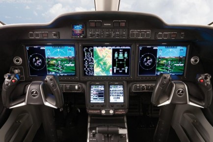 17089_HondaJet_Cockpit