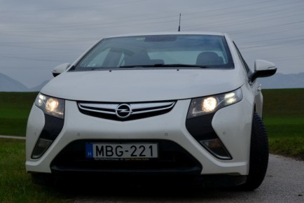 Opel_Ampera_01a