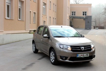 Dacia Sandero 1