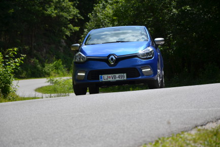Renault_Clio_GT_01