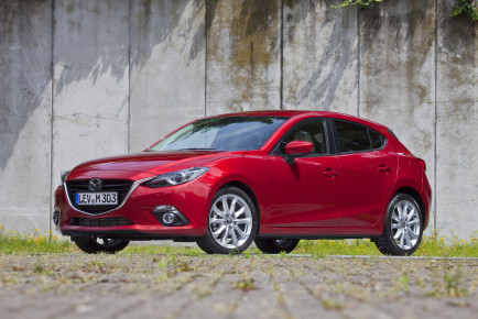 Mazda3_2013_Hatchback_still_03__jpg300