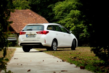 Toyota Auris TS 1