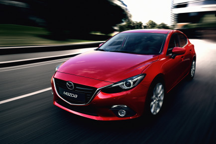 Mazda3_Hatchback_2013_action_01__jpg300