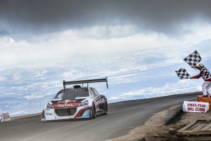 Peugeot 208 T16 Pikes Peak 1