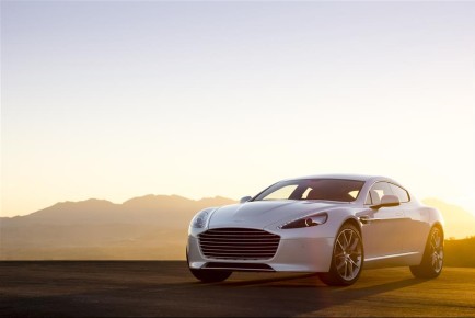 Aston Martin Rapide vpoklic