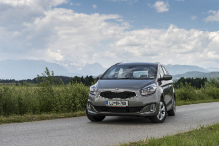 Kia Carens_1