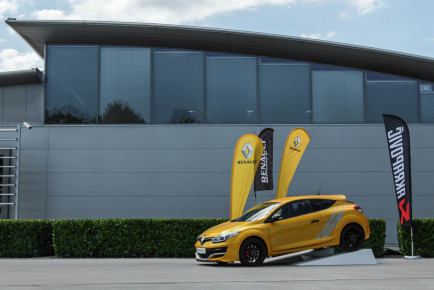 Renault Megane R.S. Trophy Akrapovič-1