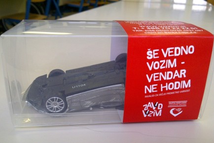 Še vedno vozim vendar ne hodim