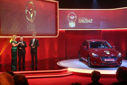 All-new_Mazda2_Golden_Steering_Wheel_2014_Takahisa_Sori_on_stage__jpg72