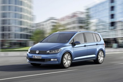 2015-VW-Touran-2