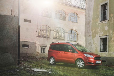Ford Turneo Courier EcoBoost_1