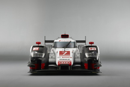 2015-audi-r18-etron-quattro-04-1