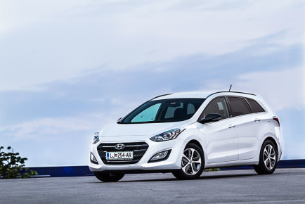 Hyundai_i30_Wagon_16CRDi_Style_01