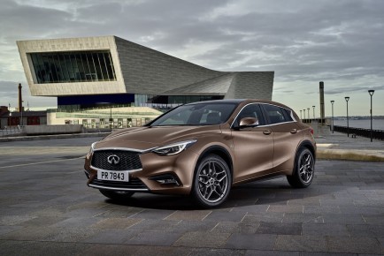 Infiniti-Q30-2