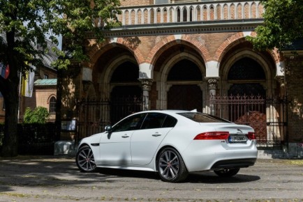 Jaguar-XE_2-750x480