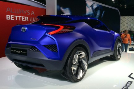 Toyota-C-HR-Paris_5