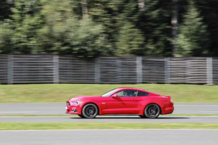 Ford Mustang-13