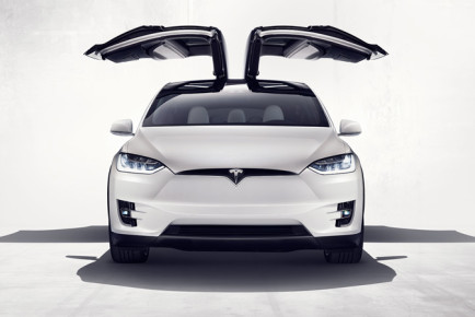 Tesla-Model-X4