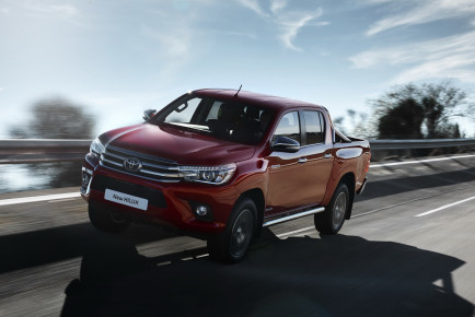 Toyota-Hilux-EU-spec-1